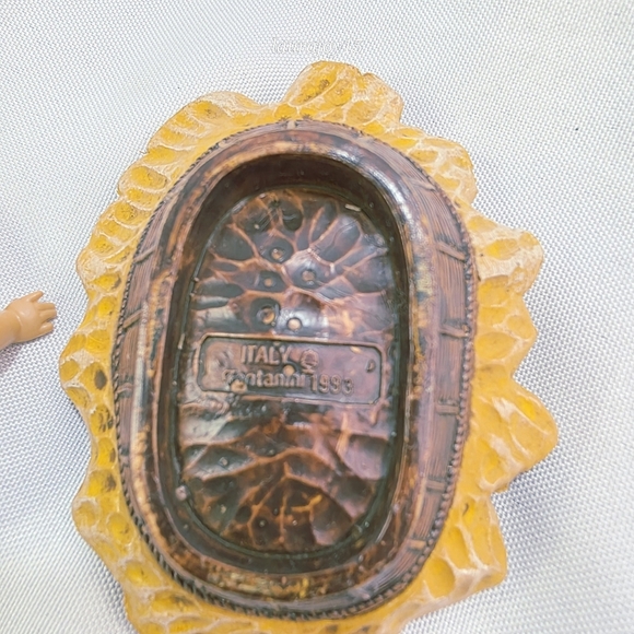 Fontanini Baby Jesus With Cradle Figure Rare Resin 2 Piece 4 Inch 1993 - Picture 8 of 9